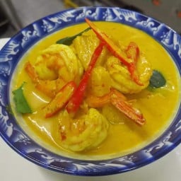 แกงคั่วกุ้งสัปะรดใต้