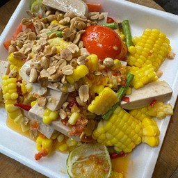 ตำข้าวโพดหมูยอไทย