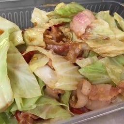 กะหล่ำปลีเบคอนราดข้าว