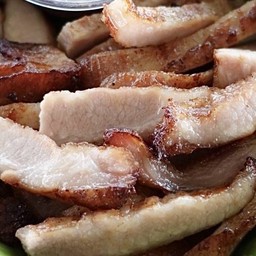 คอหมูย่าง พร้อมน้ำจิ้ม