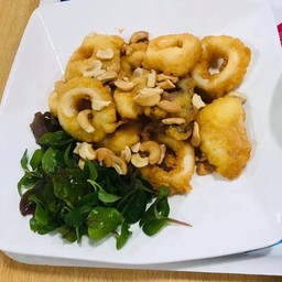 ปลาหมึกชุบแป้งทอด