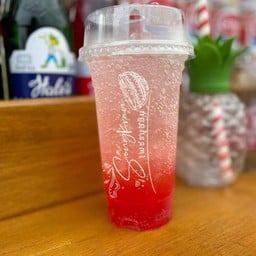 สตอเบอรี่โซดา