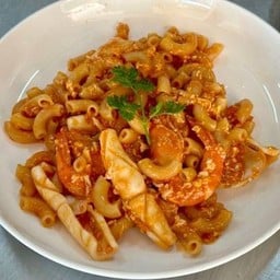 มักกะโรนีซอสมะเขือเทศ-ทะเล