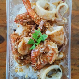 ข้าวกระเทียมทะเล