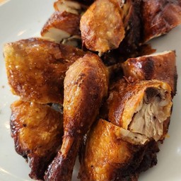 57.1 ไก่อบสมุนไพรทอด ครึ่งตัว Fried Roasted Half Chicken with Herbs in Bucket