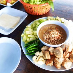 แหนมเนือง พร้อมน้ำจิ้ม