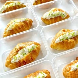 ครัวซอง เหลือ 8 ตัว นะคะ