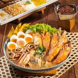 จัมโบ้ทะเล ต้มยำน้ำข้น - ฟรีชุดรวมเส้น 1 ถาด