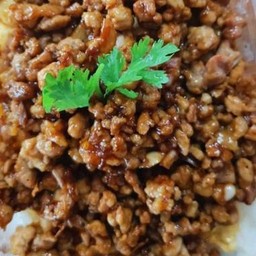 หมูสับคั่วซีอิ้ว (กับข้าว)