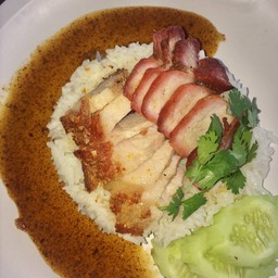 ข้าวหมูแดงหมูกรอบ