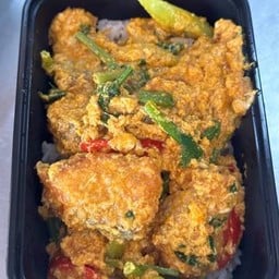 ข้าวแซลมอน ผัดผงกะหรี่