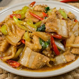 ข้าวหมูสามชั้นสไลด์ผัดพริกอ่อน