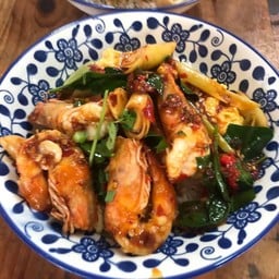 ข้าวราดต้มยำกุ้ง