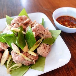 เนื้อน่องลายลวกจิ้ม พร้อมน้ำจิ้ม
