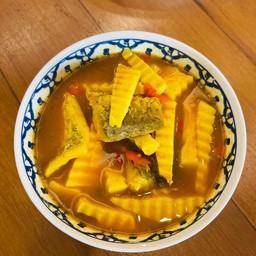 แกงเหลืองปลายอดมะพร้าว