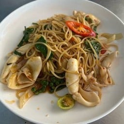 สปาเก็ตตี้ขี้เมาปลาหมึก