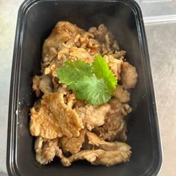 หมูผัดกระเทียม (กับข้าว)