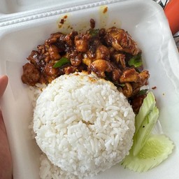 ข้าวผัดพริกแกงไก่