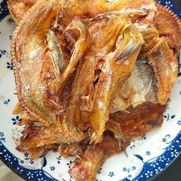 ทอดปลาขี้โก๋