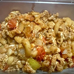 มักกะโรนีซอสหมูสับ