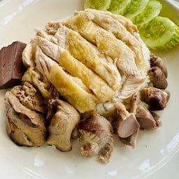 ข้าวมันไก่ต้ม พิเศษเครื่องใน
