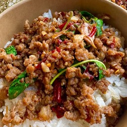 แก้มแดง”กะเพราพริกแห้ง รังสิตคลองสาม