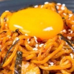 ไส้กรอกผัดขี้เมา ฟรีไข่ดาว