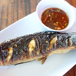 ปลาดุกย่าง พร้อมน้ำจิ้ม