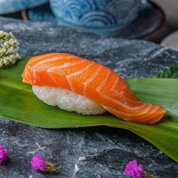 (26) ซูชิแซลมอน