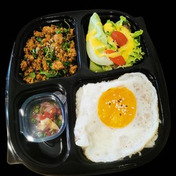 ข้าวหอมมะลิ+กะเพราหมูสับ+ไข่ดาว