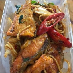 สปาเก็ตตี้พริกเผา แซลมอน