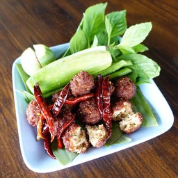 ลาบหมูทอด