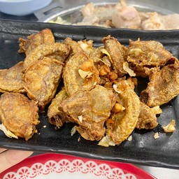 ไส้ทอด พร้อมน้ำจิ้ม