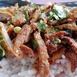 น้ำตกคอหมูย่างราดข้าว