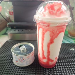 นมหมีปั่นสตอเบอรี่