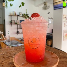 สตอเบอรี่โซดา