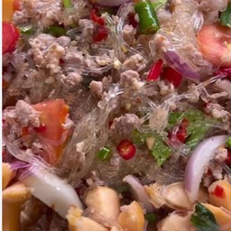 ยำวุ้นเส้นทะเล