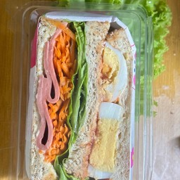 แซนวิชไข่ต้ม โบโลน่า