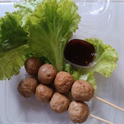 ลูกชิ้นเนื้อทอด