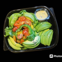 สลัดผักอินทรีย์อโวคาโด