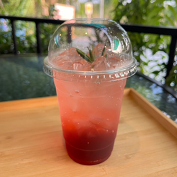 สตรอเบอร์รี่โซดา  เย็น