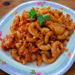 มักกะโรนีผัดซอสหมูสับ