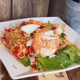 ยำมาม่าไก่สับ