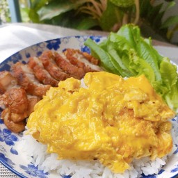ข้าวไข่ข้นหน้าสามชั้นทอด
