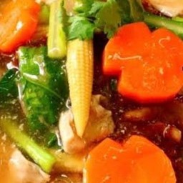 ราดหน้าต้องเลือกเนื้อสัตว์ และ เส้นเองนะคะ