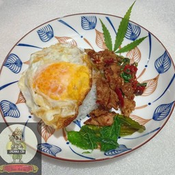 ข้าวกะเพราหมูชิ้น