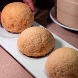 ซาลาเปาหิมะไส้หมูแดง