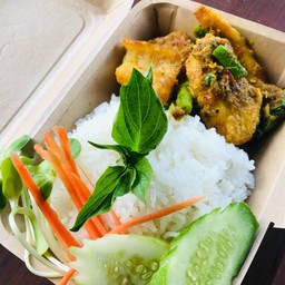 ข้าวเครื่องแกงปลากระพง