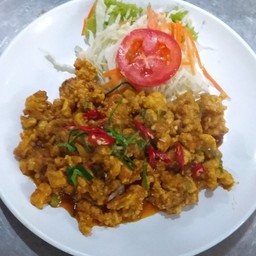 คั่วกลิ้งไก่ราดข้าว