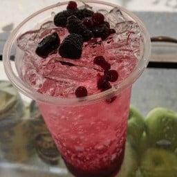 ร่ำรวยคาเฟ่ ผลไม้สดปั่น กาแฟสด ชา โซดา วัดพิกุลแก้ว